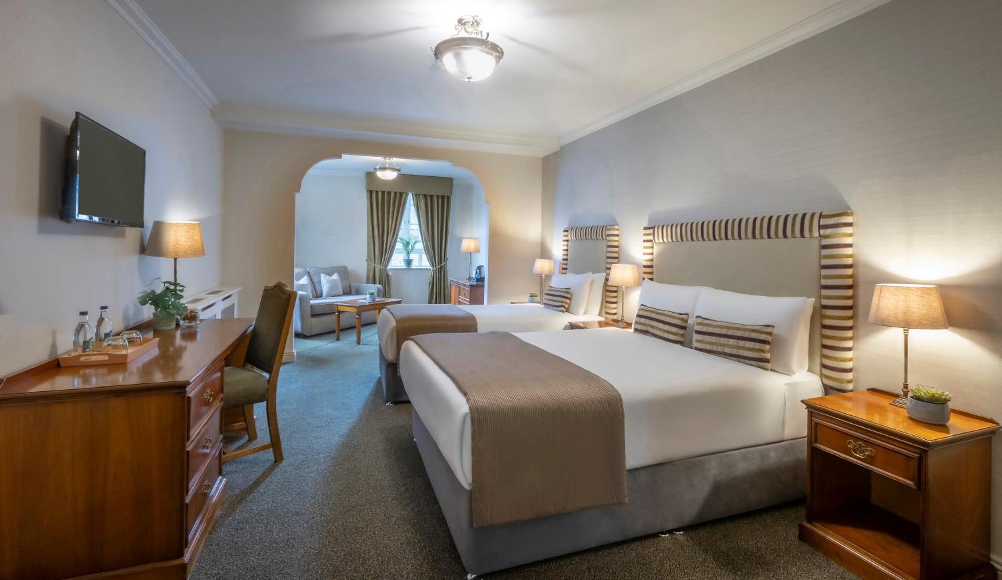 Bracken Court Hotel Балбригган Экстерьер фото