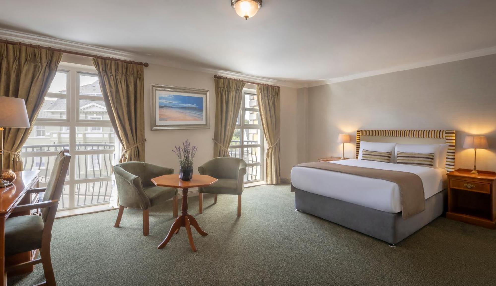 Bracken Court Hotel Балбригган Экстерьер фото
